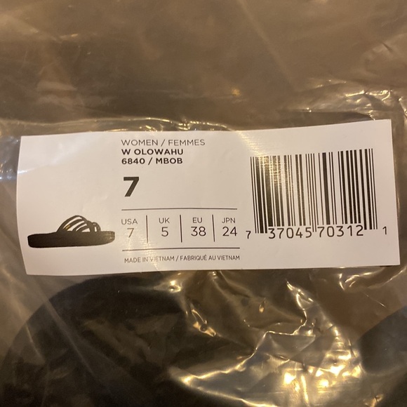 New with Tag Teva Olowahu MBOB Women’s Black Strappy Sandal Size Various - Picture 5 of 8